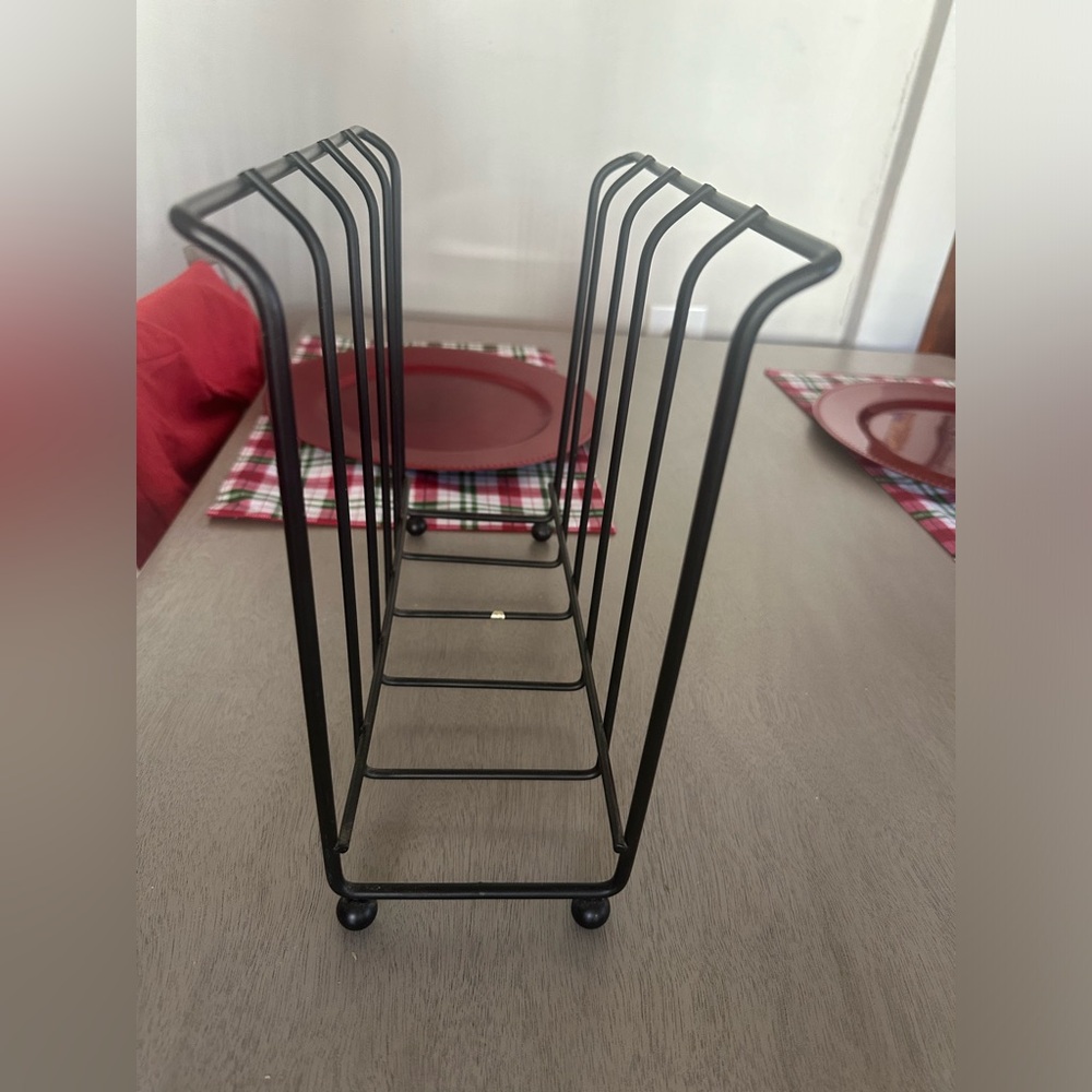 Magazine/book holder